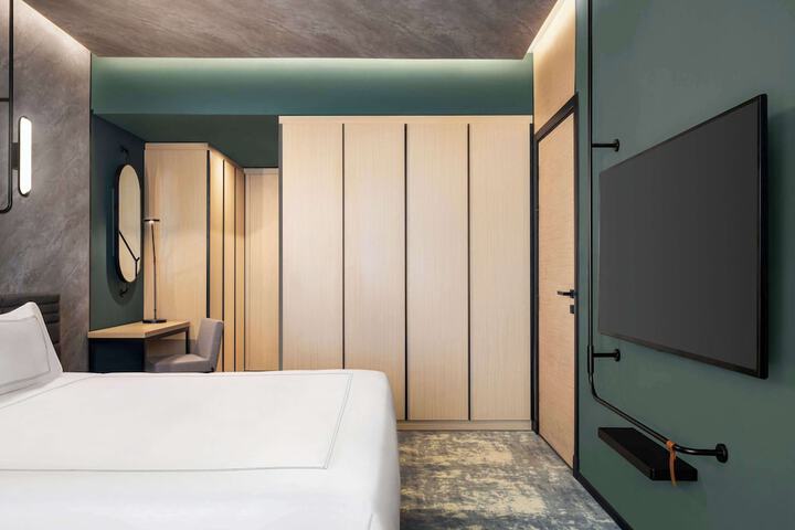 Room 3 of 29