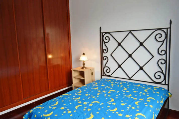 Room 6 of 15