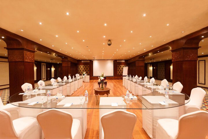 Business Center 99 of 109
