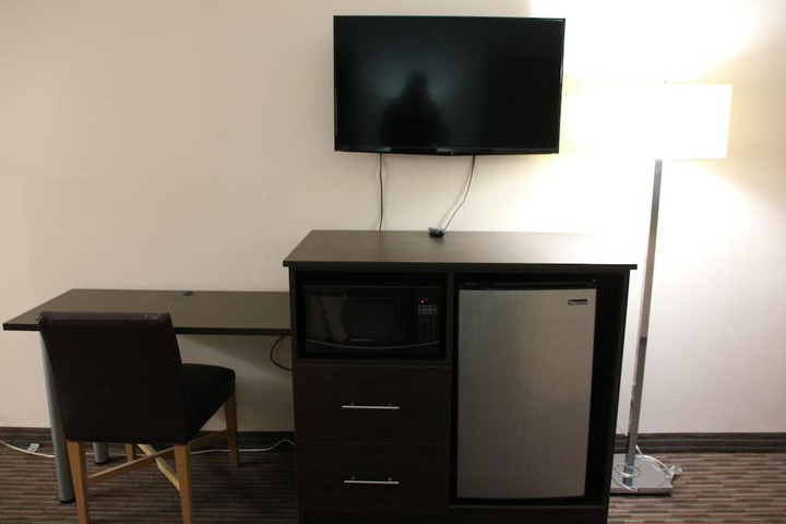 Room 17 of 33