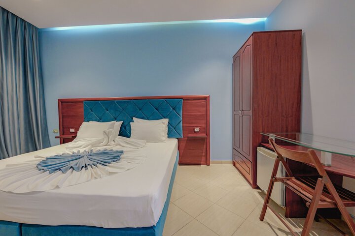 Room 47 of 101