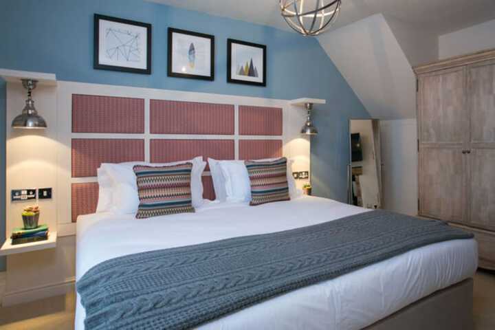 Room 14 of 25