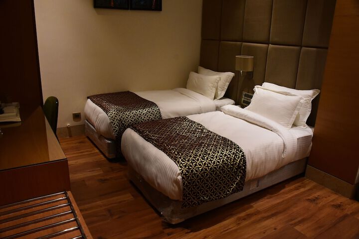 Room 3 of 8