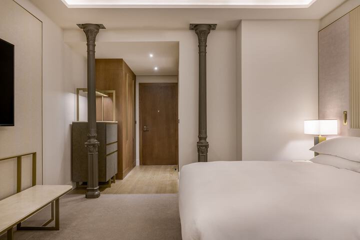 Room 63 of 137
