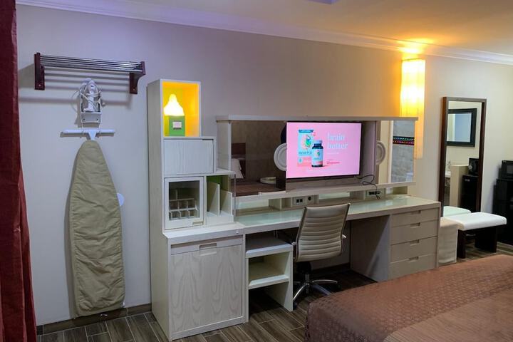 Room 17 of 36
