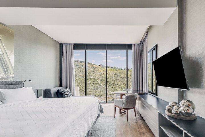 Room 5 of 42