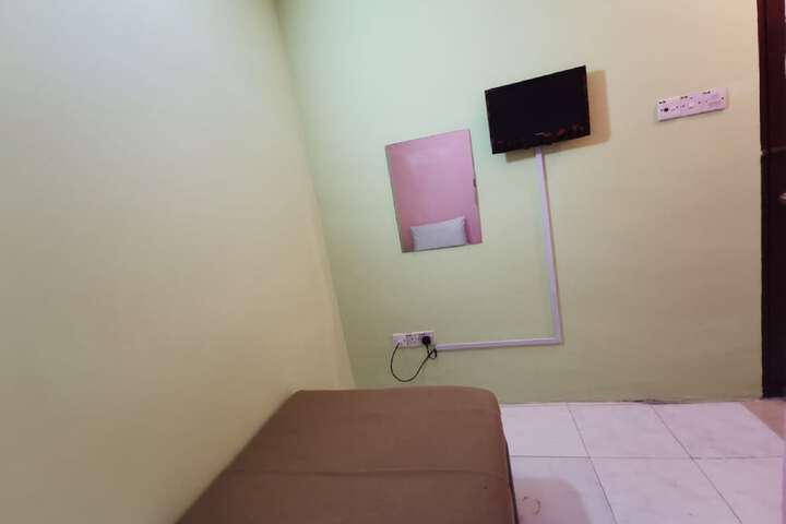 Room 17 of 23