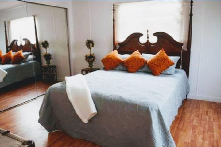 Room 5 of 94