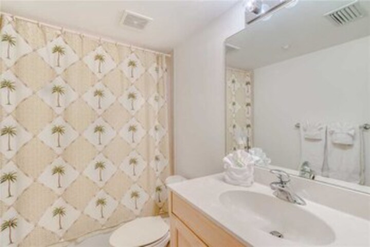 Room 4 of 41