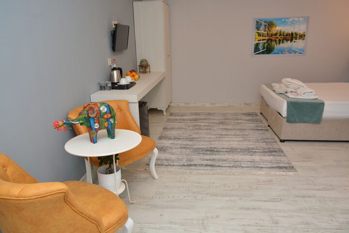 Room 82 of 115