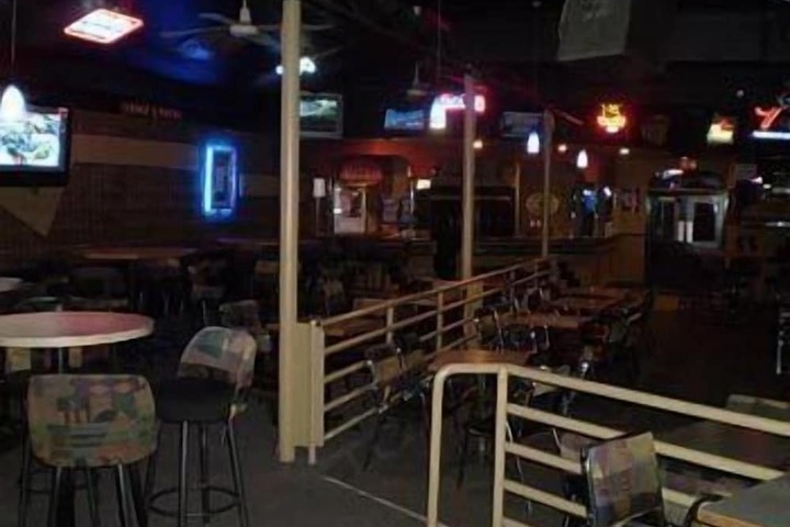 Lounge 9 of 10