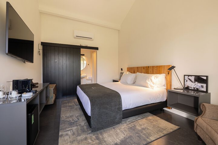 Room 7 of 100