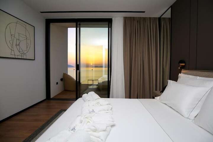 Room 49 of 108