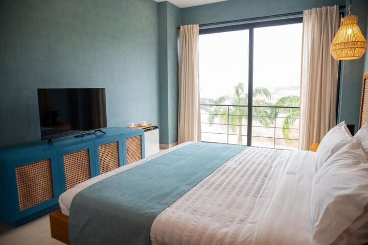 Room 2 of 38