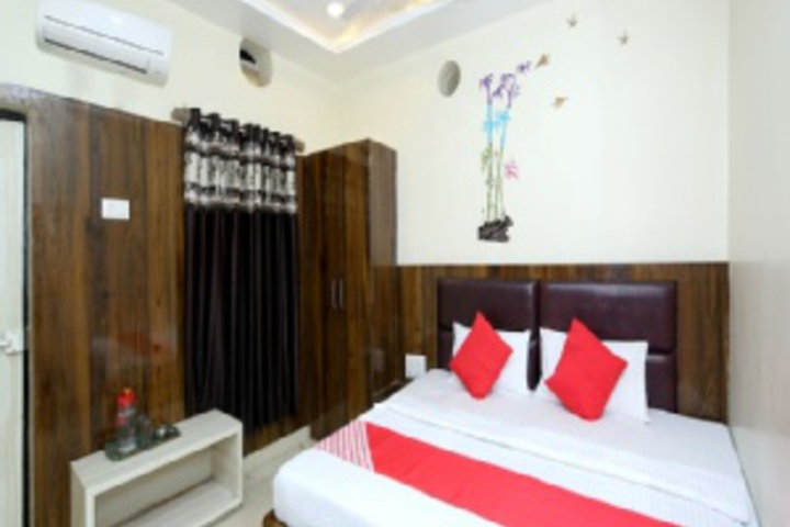 Room 380 of 407