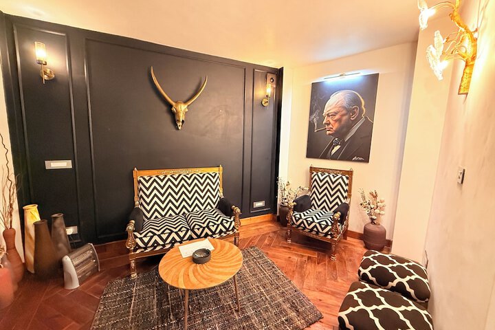 Lounge 65 of 85