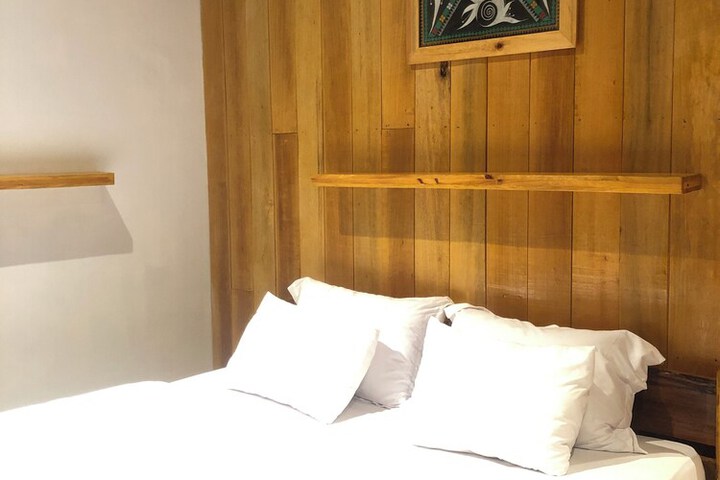 Room 3 of 33