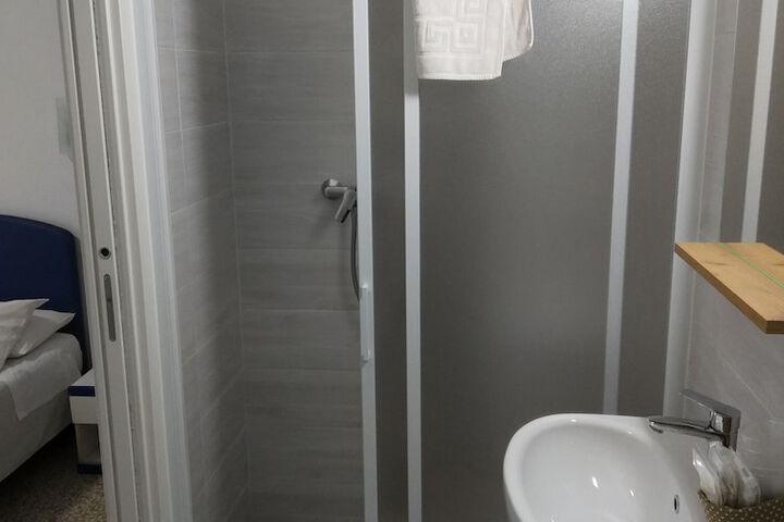 Room 32 of 57