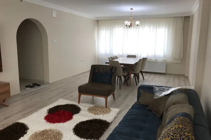 Room 2 of 10