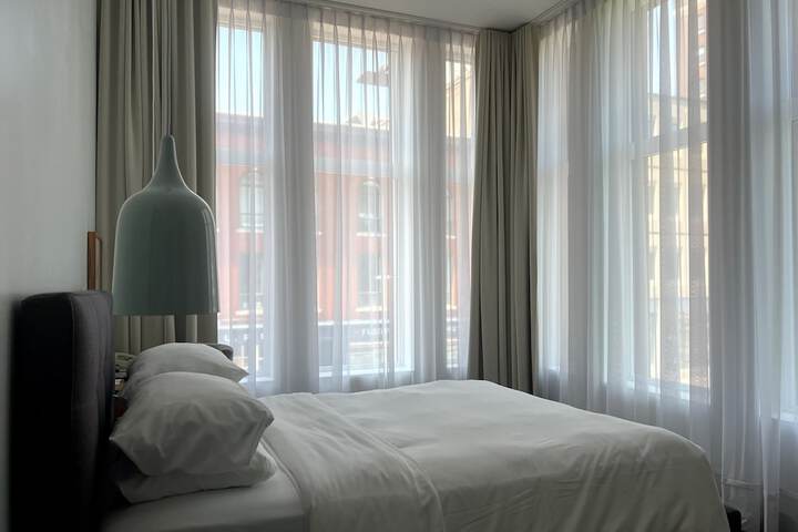 Room 25 of 53