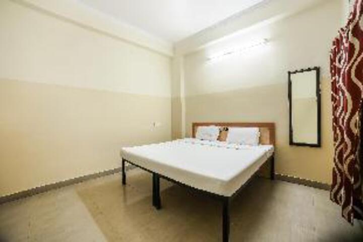 Oyo 44365 Hotel Sunshine