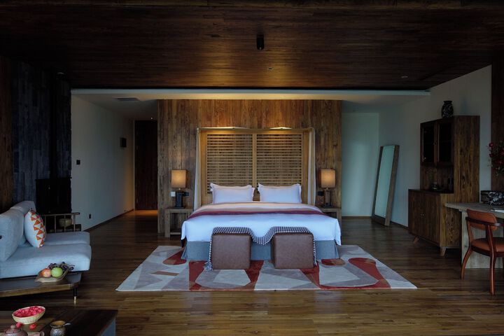 Room 29 of 153