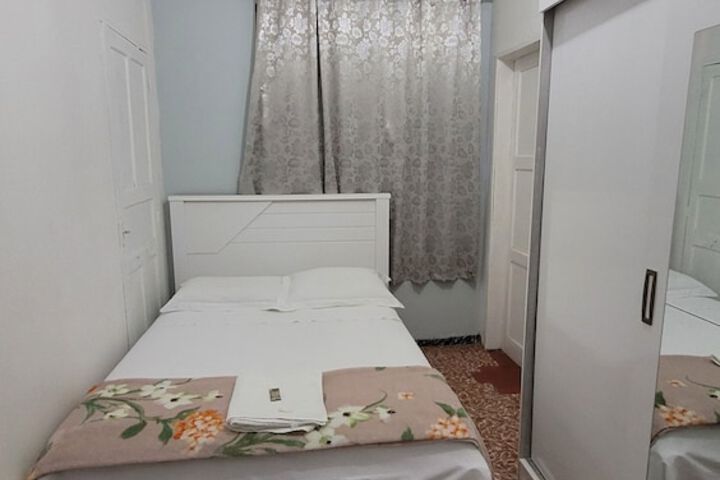 Room 21 of 32