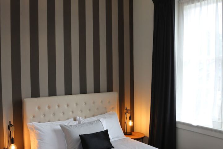 Room 5 of 63