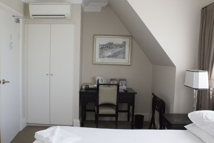 Room 6 of 35