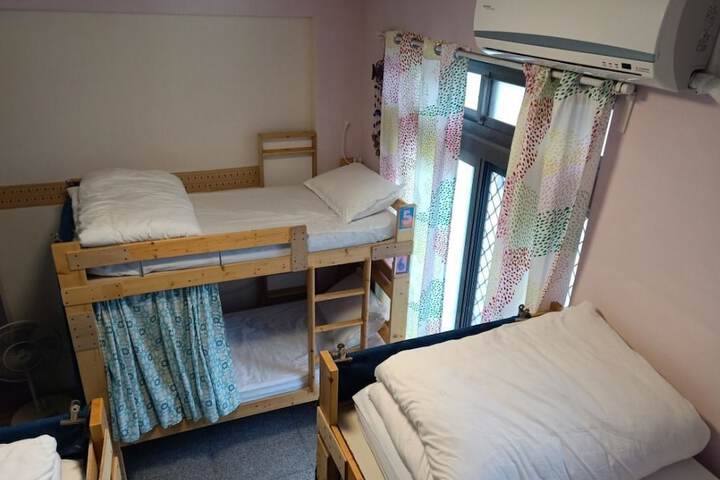 Room 28 of 61