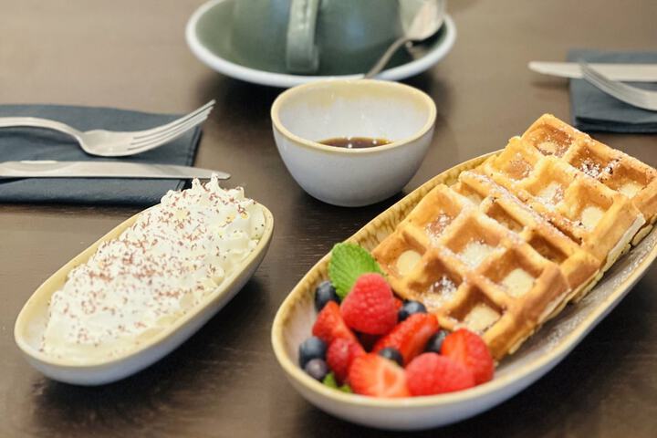 Breakfast/Coffee Service 144 of 165