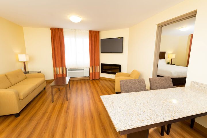 Room 6 of 67