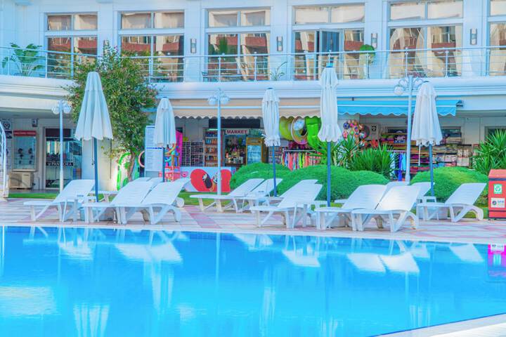 Pools & Facilities