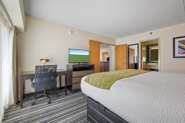 Room 17 of 39