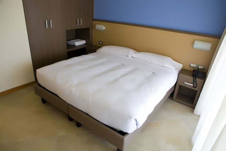 Room 18 of 81