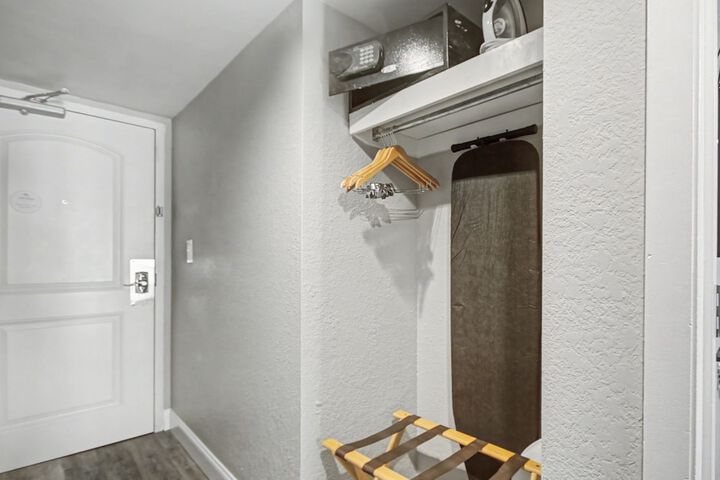 Room 26 of 164