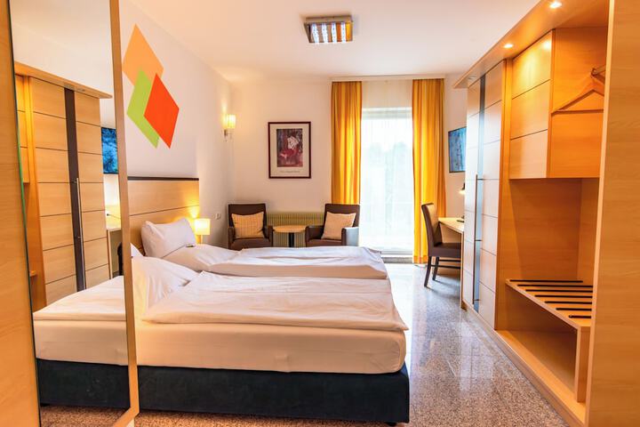 Room 15 of 87