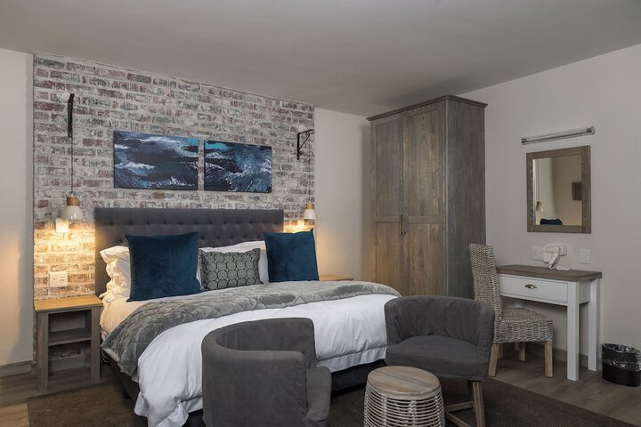 Room 15 of 109