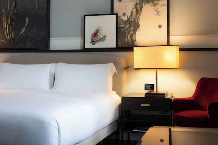Room 28 of 79