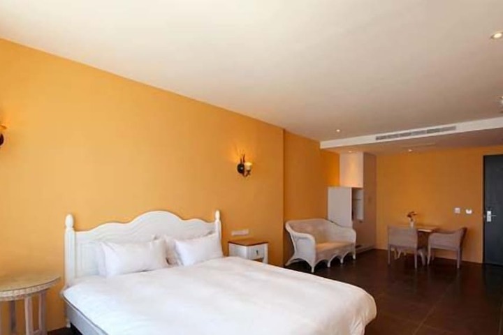 Room 28 of 100
