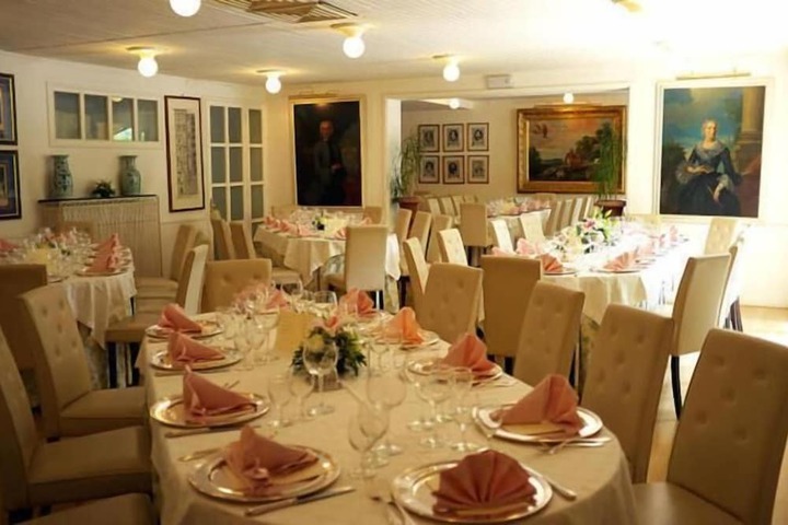 Dining Photos