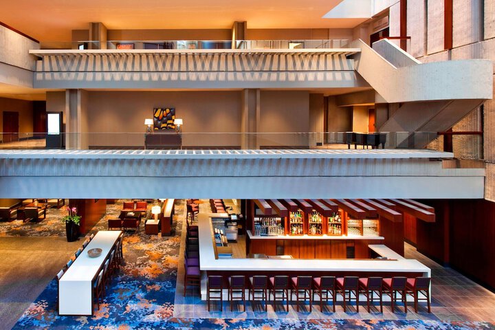 Lobby lounge