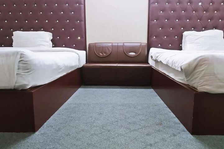 Room 26 of 74