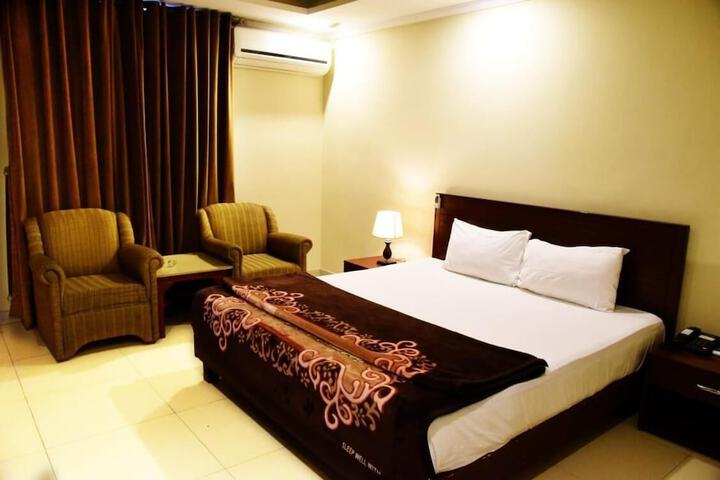 Room 15 of 28