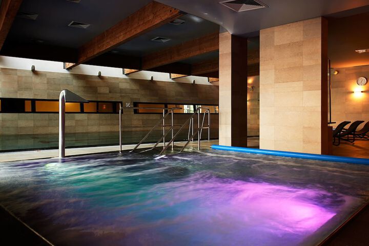 Pool 51 of 71