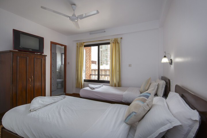 Room 6 of 30