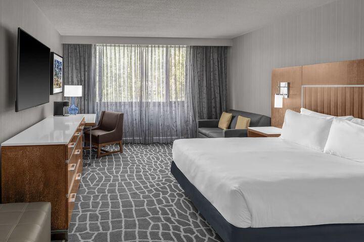 Room 32 of 84