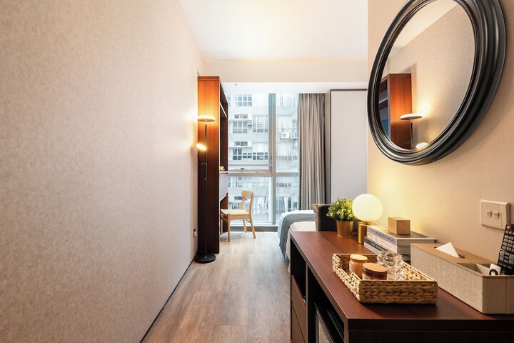 Room 28 of 49