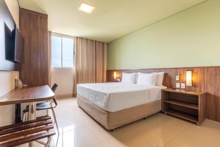 Room 17 of 103