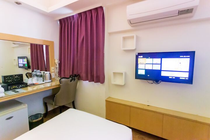Room 11 of 46